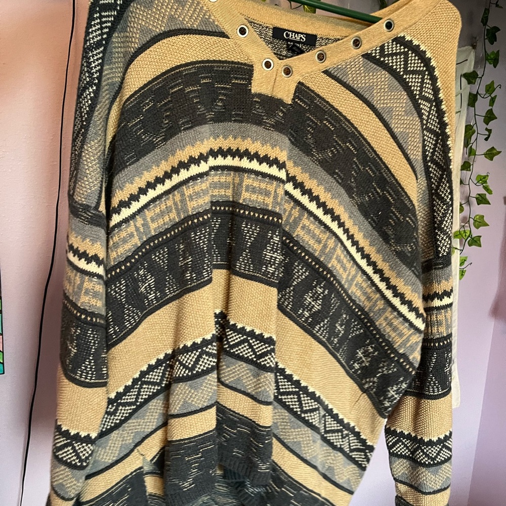 Chaps Tan and Black V-Neck Sweater with Geometric Patterns